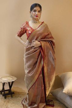 Saree Bollywood, Wedding Saree Indian, Saree Blouse Designs Latest, Looks Party, Art Silk Sarees, Saree Trends, Red Saree, Elegant Saree, Stylish Sarees