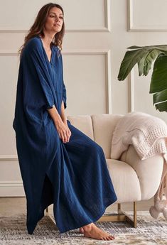 Winter Kaftan, August Dress, Traditional Kaftan, Office Outfits Women Casual, Kaftan Style, Oversized Shirt Dress, Flowing Fabric, Office Outfits Women, Dress Women Elegant