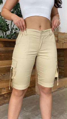 🌟New Arrival! Flap Pocket Design Bermuda Cargo Shorts, practical design, comfortable and fashionable, available in various colors, special offer! Temu Items, Chinoiserie Pillow, Bermuda Cargo, Summertime Outfits, Shapewear Tops, Estilo Country, Mens Casual Dress, Practical Design, Floral Pants