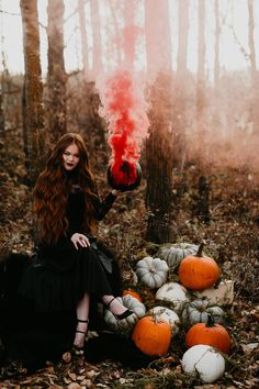 Ginger, Spice, & Everything Not Nice // Spooky Halloween Inspiration Shoot in Red Deer - on the Bronte Bride Blog Halloween Shoots Ideas, Halloween Portraits Photography Ideas, Wiccan Photoshoot, Spooky Halloween Shoot, Witchy Weekend, Witch Shoot, Halloween Costume Wedding, Outdoor Boudiour Ideas Halloween, Witch Photoshoot