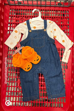 Dress your little pumpkin in the cutest Halloween outfit ever. Pair denim overalls with snuggly booties for those aww-dorable moments. P.S. Style matchy costumes with the fam to enjoy this special holiday. Baby Carhartt Overalls Outfit, Infant Halloween Outfits, Newborn Crochet Pumpkin Outfit, Cute Fall Onesies, Cute Halloween Outfits, Halloween Baby Clothes, Patch Outfit, Dreamy Nursery, Cutest Outfits