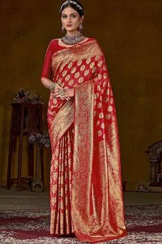 10 Beautiful Collection of Kanchi Pattu Sarees for Weddings Reception Lehenga, Back Neck Designs, Red Saree, Zari Work, Kanchipuram Saree, Different Hairstyles, Traditional Sarees, Party Wear Sarees