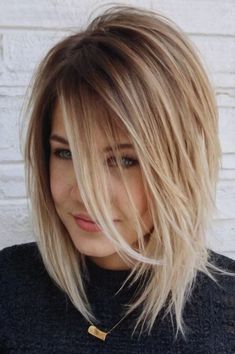 30 Layered Haircuts for Medium Length Hair: Top Trends to Try This Season - Bangz Hair Design Kort Bob, Straight Blonde Hair, Short Brown Hair, Lob Haircut, Red Highlights, Short Hairstyle, Blonde Bobs, Blonde Balayage, Layered Haircuts