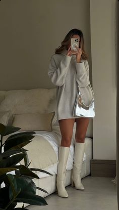 Elegantes Outfit Damen, Outfit Botas, Wool Turtleneck Sweater, Wool Turtleneck, Silver Accents, Winter Fashion Outfits, Teen Fashion Outfits, Elegant Outfit