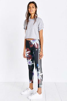 adidas Lotus Print Legging - Urban Outfitters Pretty Tomboy, Outfits Sport, Casual Beanie, Sport Food, Lotus Print, Urban Clothing, Minimal Chic