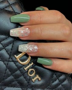 Green Acrylic Nails, Green Nail, Simple Acrylic Nails, Acrylic Nails Coffin Short, Short Acrylic Nails Designs, Classy Nails, Pretty Acrylic Nails, Chic Nails