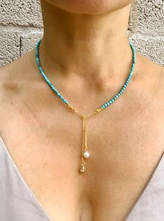 Neck Art, Diy Collier, Beaded Jewelry Necklaces, Family Jewels, Strung Beads, Necklace Diy, Stunning Outfits, Shell Pendant, Bead Jewellery