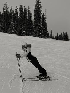 Black and white ski photo, aesthetic background, skier leaning on hill, snow and trees in background Skiing Inspo Pics, Aesthetic Ski Pictures, Ski Inspo Pics, Aesthetic Skiing Pictures, Ski Asethic, Ski Bum Aesthetic, Skiing Instagram Pictures, Ski Instagram Pictures, Ski Instagram