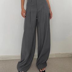 Brand New Trendy Pant, Just Doesn't Fit Right. Falls Heavy With Nice Pleating. Perfect For A Transitional Season Look. Wide Leg Dress Pants, Pants Details, Denim Blazer, Summer Party Dress, Fit Pants, Casual Summer Dresses, Pants Length, Black Bottoms, Linen Pants