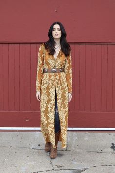 Mustard Burnout Velvet Overlay – Hippie-Ki-Yay Boutique 70 S Outfits, Western Gala Outfit, Hippie Western Outfits, Pretty Edgy, Gala Outfit, Fashion Hippie, Mixed Prints, Burnout Velvet, Fall And Winter Fashion