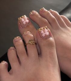 Bow Toe Nails, Nail Feet Design, Tech Room, Henna Nails