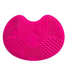 The Sigma Spa  Express Brush Cleaning Mat is an innovative device featuring 7 patented textures to wash both eye and face brushes.  The mat includes suction cups on the backside for secure placement on flat surfaces.  Uniquely designed to fit most sinks. Travel Makeup Kit, Makeup Brush Cleaning Mat, How To Wash Makeup Brushes, Luminous Silk Foundation, Makeup Tip, Nars Radiant Creamy Concealer, Silicone Makeup, Best Makeup Brushes, How To Apply Concealer