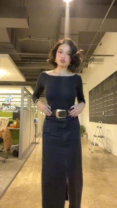 Mom Club Outfit, Black Flare Denim Outfit, Figure Hiding Outfits, Sephora Work Outfits, Soft Office Outfit, Slay Outfits Classy, Vintage Outfit Inspo 90s, Size 8 Women Outfits Body Types, Soft Dramatic Skirt