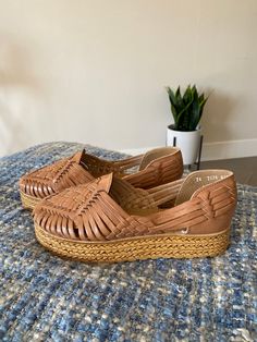 These huaraches were inspired by the classic Huaraches Mexicanos and espadrilles that I grew up with. These huarache shoes are made from 100% quality leather. The espadrille is 1 1/4 inches tall. Espadrille is made of rubber, not fabric. Full sizes only. They do run a little bigger so I would go half a size down if possible. If not, a heel gripper should do the trick. Price includes the $11 shipping fee. Example: I'm a 6.5 but wear a size 6 in these. If you have questions about sizing, please se Huaraches Mexican, Sandals Ideas, Tan Espadrilles, Mexican Sandals, Huaraches Shoes, Womens Espadrilles Wedges, Creative Clothes, Huarache Sandals, Women's Espadrilles