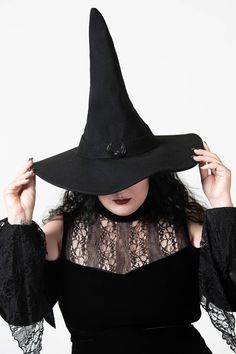 SUPER MOON.- Statement wool witch hat.- Black metal moon detail.- Hat circumference to fit head size 59cm/23.2"with KILLSTAR branding, 100% Wool. Killstar Dress, Moon Decal, Suspender Tights, Statement Hat, Top Clothing Brands, Skull Face Mask, 2010 Fashion, Moon Witch, Witches Hat