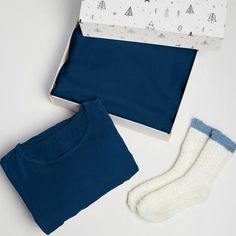 Be Home Gift Set Cozy Relaxed Fit Robe For Relaxation, Gifts For Your Bestie, Blue Long Sleeve Sleepwear For Relaxation, Sherpa Robe, Blue Long Sleeve Robe For Sleep, Blue Fleece-lined Outerwear For Loungewear, Fleece Robe, Socks Gift, Reversible Blanket