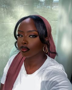 Natural Makeup Brown Skin, Hijab Colours, Makeup Brown Skin, Brown Skin Women, Berry Makeup, Turban Fashion, Show Makeup, Makeup For Black Skin, Brown Skin Makeup