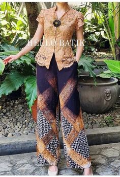 Batik Pants Outfit, Kebaya With Pants, Style Kondangan Hijab, Batik Fashion Modern, Batik Pants, Dress Muslim Modern, Batik Dress Modern