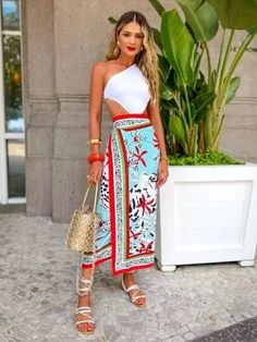 35 Best Trendy Mexico Vacation Outfits - Explore Best Summer Beach Outfits 2024 71 Beach Outfit For Women, Chic Romper, European Summer Outfits, Beachwear Fashion, Glamour Fashion, Fashion Pictures