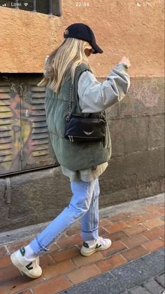 Itsyuyann Outfits Fall, Casual Colorado Outfit, Casual Outfits 2023 Fall, Pinterest Style Aesthetic, Veja Outfit Ideas, Cozy Cute Dinner Outfit, Comfy Skirt Outfits Casual, Call Wine Tasting Outfit, Mink Boston Clogs Outfit