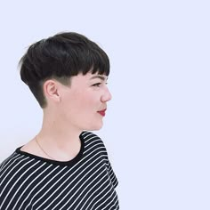 Bowl Cut For Women, Haircuts For Women Shoulder Length, Sarah Louwho, Short Wavy Pixie, Vision 2023, Short Textured Hair, Curly Pixie Hairstyles, Androgynous Hair, Wavy Pixie