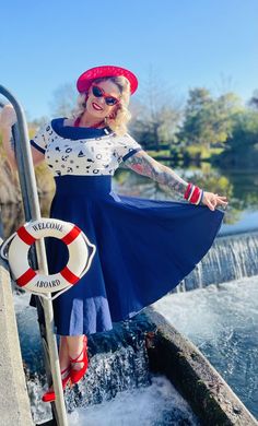 Nautical Navy & White Swing Dress Aye Aye Captain, 50s Fashion Dresses, Vintage Sailor, Aye Aye, Nautical Looks, Nautical Dress, 50's Style, Hip Style, Sailor Fashion