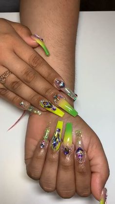 Ratchet Nails, Bright Summer Acrylic Nails, Engagement Nails, Bling Design, Nail Business, Claw Nails, Nail Jewels, Lovely Nails