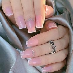 Fake Nails. Not So Long. 4 Pair For $28 Nail Elegant, Nails Coffin Short, Nagel Tips, Short Square Acrylic Nails, Pink Gradient, Diy Nail Art, Fake Nail, Nail Length, Square Acrylic Nails