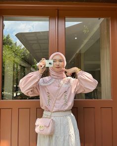 #OOTD #HIJAB #OUTFIT Ootd Rok Pink, Outfit Pink Hijab Casual, Pink Outfit Hijab, Pink Hijab Outfit, Outfit Tour, Pastel Outfits Aesthetic, Hijab Pink, Cute Outfits Pink, Casual Outfits For Girls