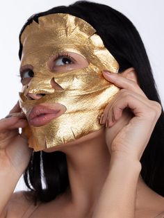 Introducing the opulent Gold Skin Bundle – a trio of luxurious skincare treasures designed to elevate your beauty routine to new heights. Discover the rejuvenating power of gold with our Gold Foil Eye Mask, Gold Foil Face Mask, and Cryo Stainless Gua Sha.Gold Foil Eye Mask - Say goodbye to dark under eyes and hello to a brighter look with our Gold Foil Eye Masks. Infused with Bakuchiol, CoQ10, and Hyaluronic Acid.The sparkle never stops with our Gold Foil Eye Masks! Made with invigorating ingred Face Masks Skin Care Aesthetic, Skin Gym, Gold Facial, Healthy Skin Care Routine, Gold Face Mask, Retinol Alternative, Face Mask Aesthetic, Collagen Facial, Gold Skin