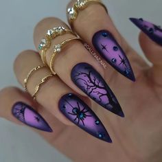 17 Best Scary Halloween Nail Ideas To Follow Nails Easter, Holloween Nails, Witch Nails, Witchy Nails, Halloween Acrylic Nails, Gothic Nails, Nails Blue