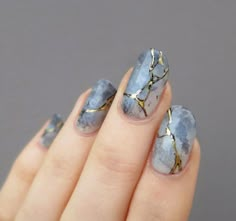 Marble with gold cracks Marine Nails, Sharpie Nail Art, Sharpie Nails, Stone Nail Art, Marble Nail Art, Marble Nails, Creative Nails