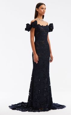 Off-The-Shoulder Guipure Lace Gown By Oscar De La Renta | Moda Operandi Lace Dress Haute Couture, Guipure Dress, Guipure Lace Dress, Navy Gown, Trendy Prom Dresses, Eid Dresses, Pictures Poses, Effortlessly Chic Outfits, Guipure Lace