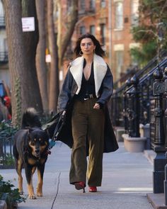 Master Indie Sleaze Style With These 10 Killer Outfits Emrata Outfits, Winter Dressing, Brown Heeled Boots, Style Guru, Indie Sleaze, City Outfits, December 21, Photoshoot Concept, Emily Ratajkowski