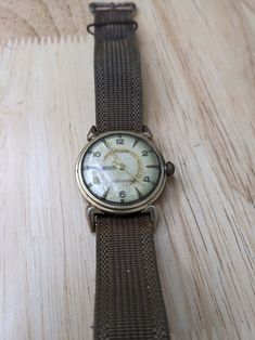 Vintage Bulova Self-winding Fancy Lug Watch - Etsy Vintage Self-winding Round Watch, Vintage Self-winding Watch, Mens Wrist Watches, Wristwatch Men, Wrist Watches, Wrist Watch, Ships