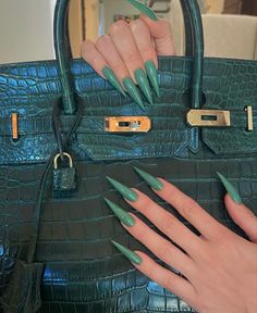 Green Acrylic Nails, Stiletto Nails Designs, New Nails, Luxury Nails, Pretty Acrylic Nails, Chic Nails