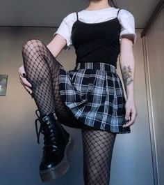 Hestia Jones, Hollywood Arts, Tori Vega, Dark Outfits, Alt Fashion, Grunge Goth, Swaggy Outfits