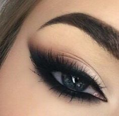 Black Eye Makeup For Blue Eyes, Wedding Dark Makeup, Dark Sultry Makeup Looks, Wedding Makeup Gothic, Goth Bridesmaid Makeup, Spooky Wedding Makeup, Emo Wedding Makeup, Dark Bridal Makeup For Green Eyes, Dark Angel Makeup Simple