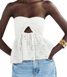 10+ Classy Tops To Wear With Jeans - By Lisa Fonde Knit Bandeau, Knot Crop Top, Top Embroidery, Sweater Vest Women, Twist Knot, Bandeau Top, Corset Top, Zara Tops, Crop Tank