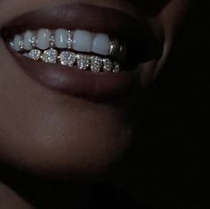 Fangs Grillz Women, Girls With Grills, Fang Grillz, Colour Corrector