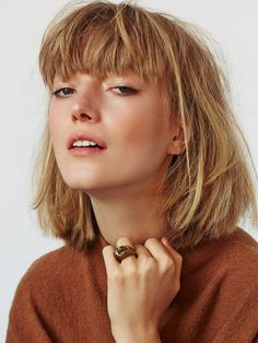 Blonde Hair With Bangs, Short Hairstyles For Thick Hair, Haircut For Thick Hair, Short Blonde, Blonde Bobs, Short Blonde Hair