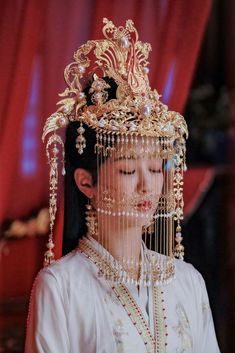 Chinese Wedding Headpiece, Ancient Chinese Headdress, Ancient Chinese Hair Accessories, Chinese Traditional Jewelry Hair Accessories, Traditional Chinese Wedding, Traditional Hairstyle, Wedding Headdress, Romantic Films