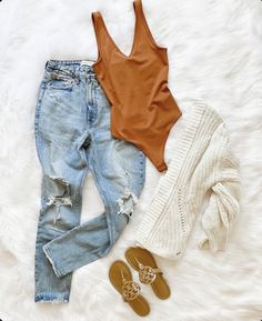 Casual Bodysuit Outfit Fall, Hour Glass Clothes Outfits, What To Wear Over A Bodysuit, Florida Fall Outfits 2023, Outdoor Dinner Outfit, Comfy Clothes Outfit, September Outfits Casual, Wantable Outfits, Bodysuit Outfit Ideas