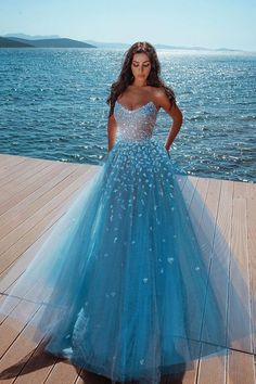 Ocean Blue Strapless Sparkle Beads Tulle Princess Prom Party Gowns Gaun Tulle, Shiny Wedding Dress, Vinter Mode Outfits, Tulle Prom Dress Long, Blue Wedding Gowns, Robes D'occasion, Princess Prom Dresses