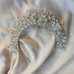 Girls Accesories, Wire Crown, Handmade Tiaras, Wire Craft, Pearl Tiara, Silver Headband, Wire Crafts, Bridal Tiara, Seed Pearl