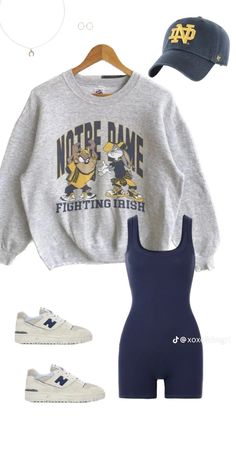 Comfy Gameday Outfit, Navy Gameday Outfit, Game Day Shirts Diy, University Of Michigan Game Day Outfit, Cute Tailgate Outfits, Tailgate Outfit Cold, Hockey Game Outfits For Women, College Football Game Outfit