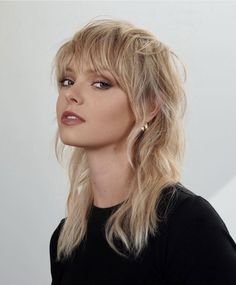 Midlength Shag Mullet, Grunge Shag Haircut Medium, Mullet In A Ponytail, Miley Mullet, Edgy Shag Haircut With Bangs, Wolf Cut With Micro Bangs, 80s Shag Haircut, Mullet Long Hair, Mullet Haircut Woman