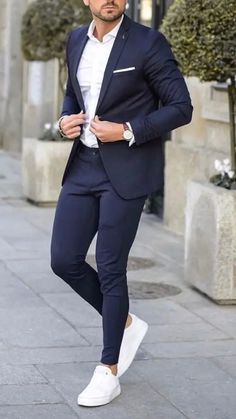 What to Wear to a Networking Event 2024: A Strong Guide Mens Casual Suits, Blazer Outfits Men, Mens Business Casual Outfits, Formal Men Outfit, Mens Fashion Blazer, Men Fashion Casual Shirts, Formal Mens Fashion, Stylish Men Casual