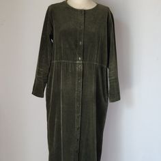 Vintage L.L.Bean Corduroy Maxi Cottage Dress Button Pocket Long Sleeve Green 100% Cotton Pre-Owned In Great Condition. Please Note: *The Real Color Of The Item May Be Slightly Different From The Pictures Shown On Website Caused By Many Factors. *Don't Go By Size Number. Do Check Measurements To Determine If The Item Will Fit. Measurements: Approximately (Laying Flat). Shoulder To Shoulder: 17 Inches (Shoulder Seam To Shoulder Seam) Sleeve Length: 23 Inches (Shoulder Seam To Cuff) Armpit To Armpi Cottage Dress, Dresses Vintage, Button Dress, Garment Bags, L L Bean, Jean Coat, Trending Accessories, Trending Shoes, Vintage Dresses