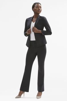 Interview Outfits for Lawyers: 13 Tips for Nailing It | The M Dash Outfits For Lawyers, Lawyer Fits, Job Interview Dress, Internship Interview, Fashionable Business Attire, Female Headshots, Classy Work Attire, Headshots Business, Workwear Outfits